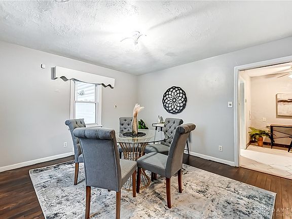 5th image of 1419 Newton Ave