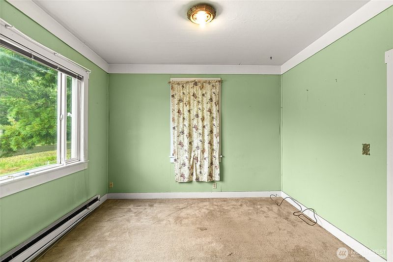 4th image of 407 W King Street