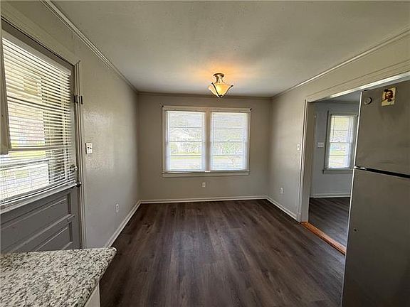 5th image of 628 Radiance Ave