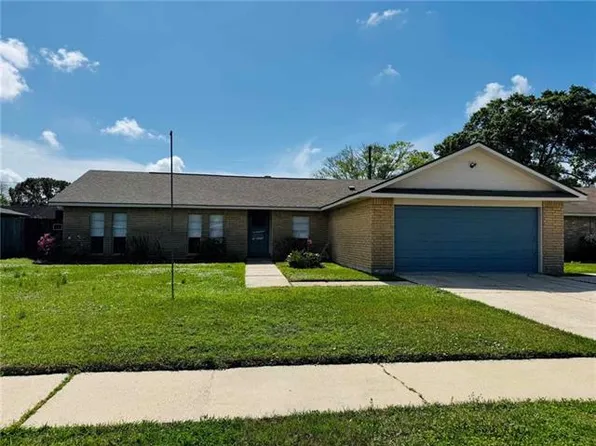 215 Scott Dr, Slidell, LA 70458