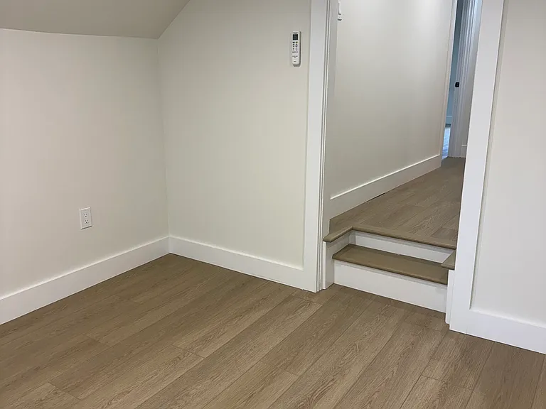 510 S State St #4 — Photo 5