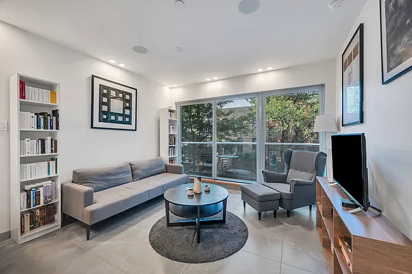 Rented by Compass | media 12