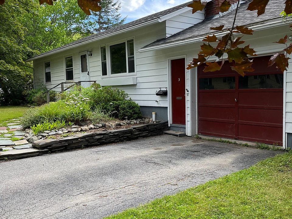 Ranch house with attached garage