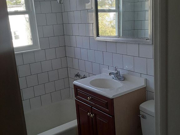 4th image of 4912 Mulford St #2C