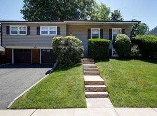 32 Bodnarik Rd, Edison, NJ 08837