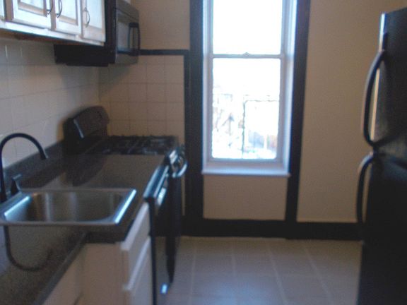 2nd image of 434 Park Pl APT 4A