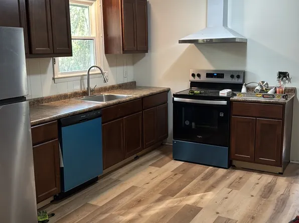 2100 N Webb St, Selma, NC 27576