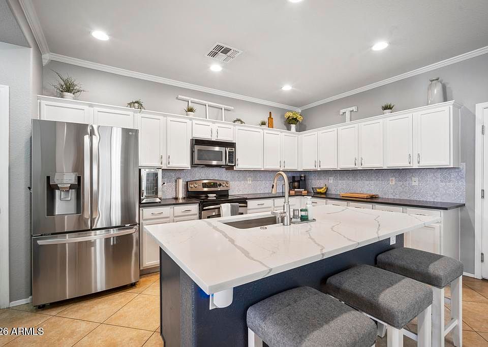 1st image of 5812 E HOLMES Avenue