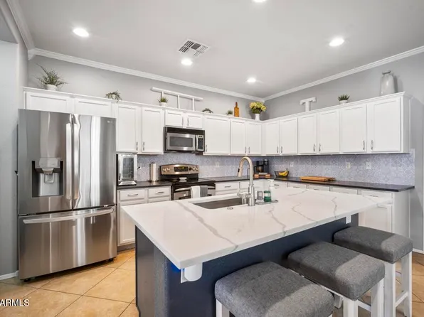 5812 E HOLMES Avenue, Mesa, AZ 85206