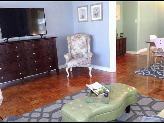 5th image of 829 Johnson Ave #829