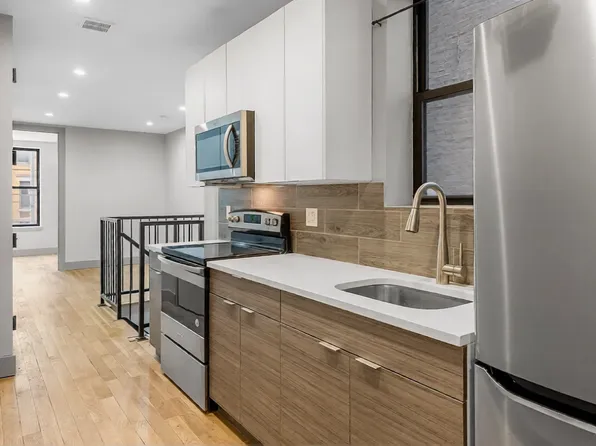 1716 Woodbine Street image 1 of 12