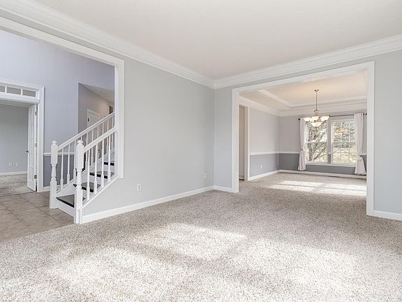 5th image of 7395 Airy View Dr