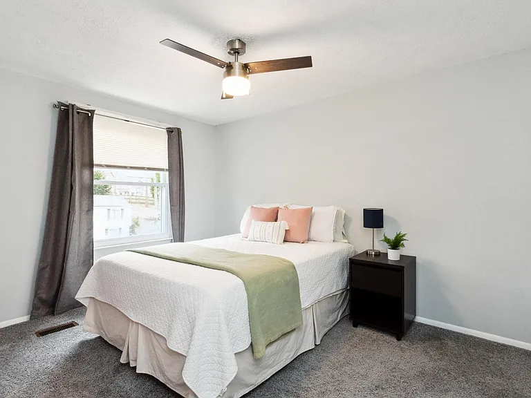 937 Marine Dr — Photo 12