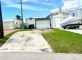 22 Montego Dr, Palmetto, FL 34221