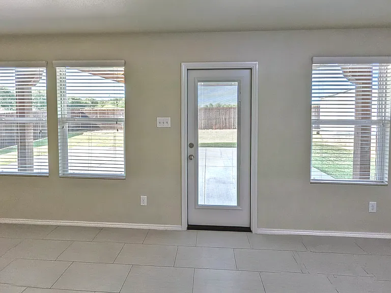 704 Rivers Creek Ln — Photo 13