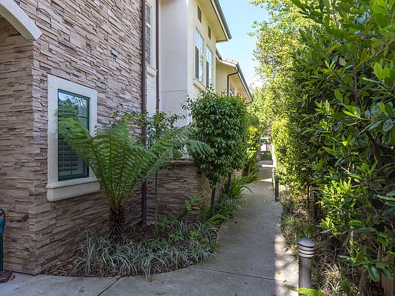 4th image of 456 Gabilan St APT 6