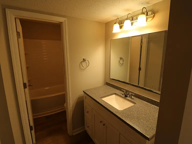 1 Circle St #5 — Photo 12
