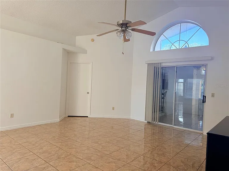1025 Brynlor Ln — Photo 2