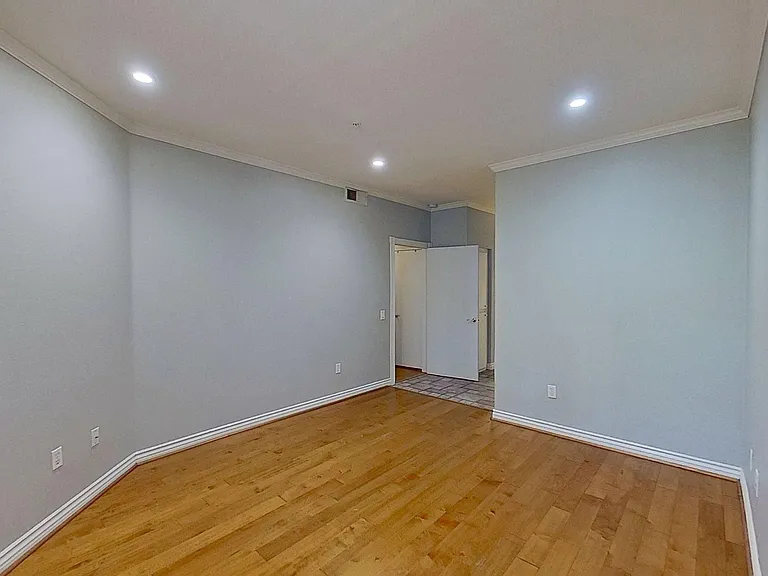 2960 Champion Way #304 — Photo 13