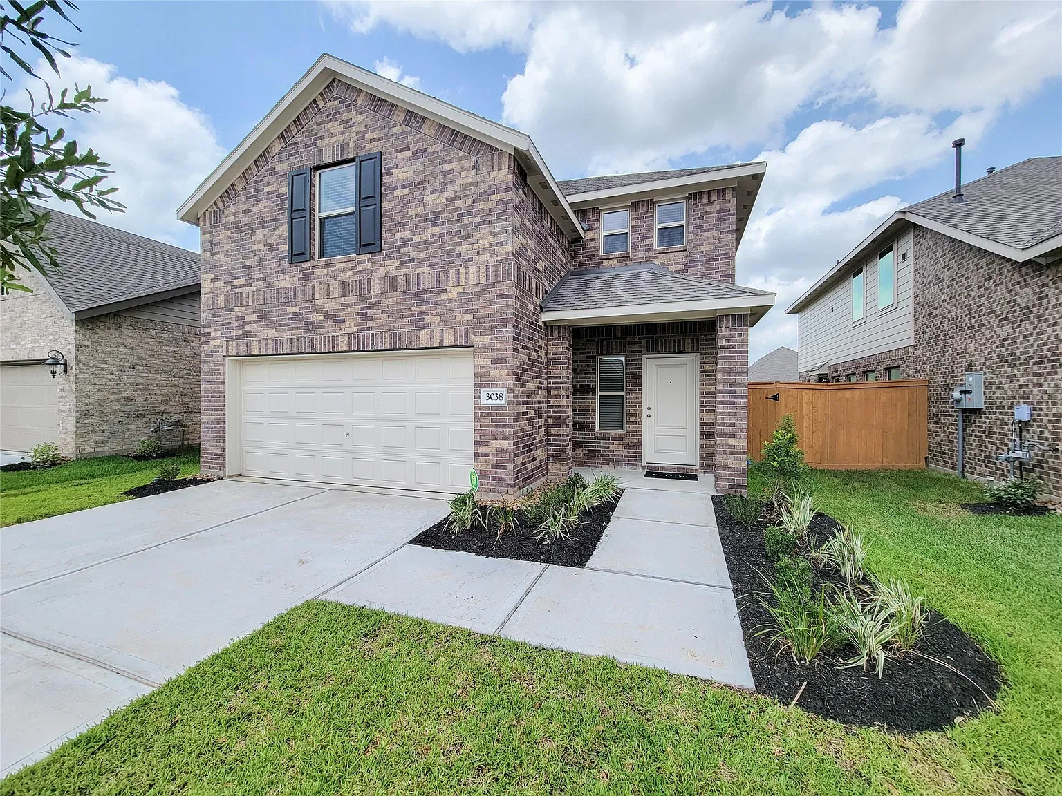 4 bed, 2.5 bath, 2358 sqft, $2,750 — Photo 3