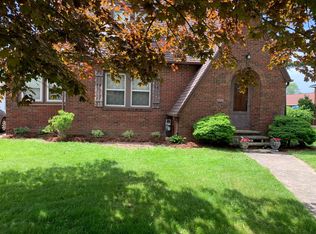 402 Root Rd, Lorain, OH 44052