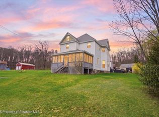 53 Rose Hill Rd, Lake Como, PA 18437