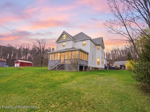 53 Rose Hill Rd, Lake Como, PA 18437