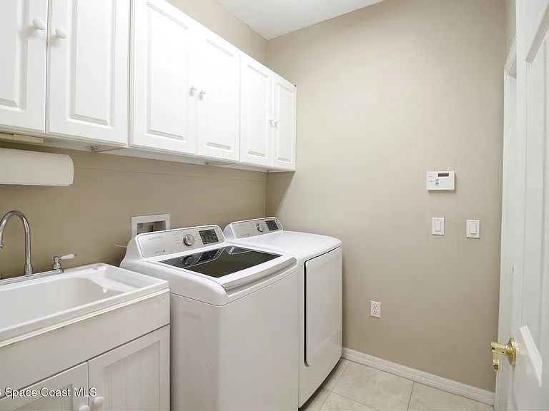 101 Majestic Bay Ave — Photo 39