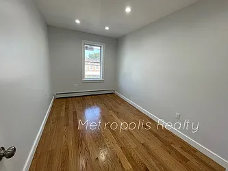 Rented by Metropolis International Realty Inc.