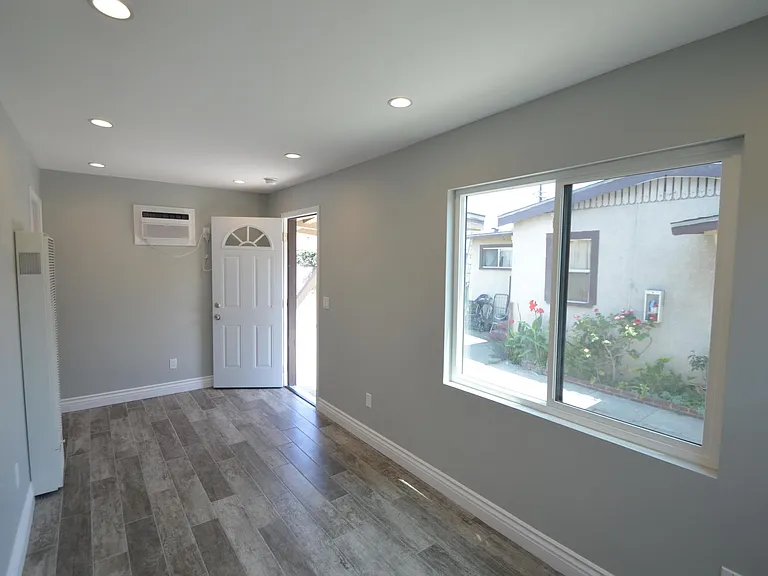 3507 E 58th St — Photo 1