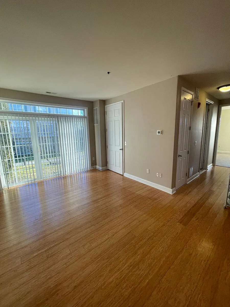 Building Photo - 185 Horseshoe Ct