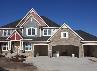 75 Rapp Farm Ln, North Oaks, MN 55127