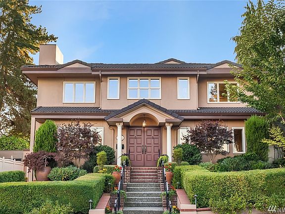 2nd image of 3141 E Laurelhurst Dr NE