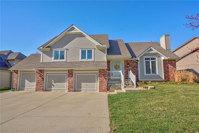 1st image of 7802 NE 75th St