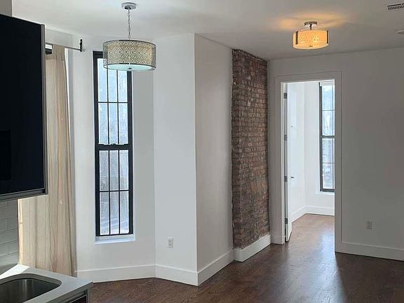 3rd image of 131 Lewis Ave #2F