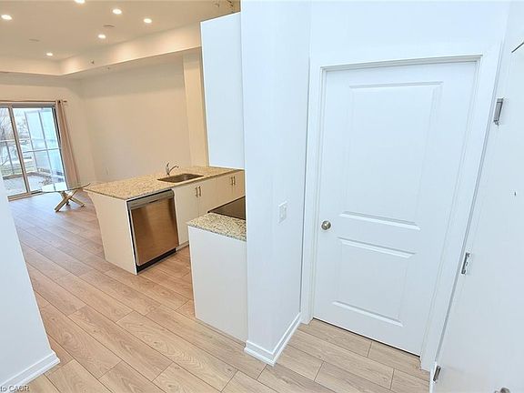 5th image of 4040 Upper Middle Rd #105