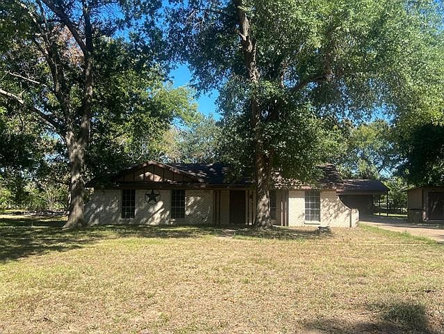 1st image of 1911 County Road 2101