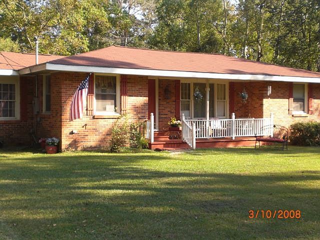 Great yard, quiet neighborhood and an updated house!