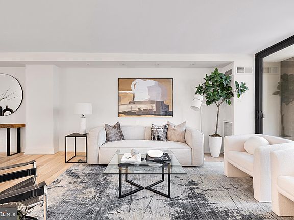 4th image of 4620 N Park Ave APT 509E