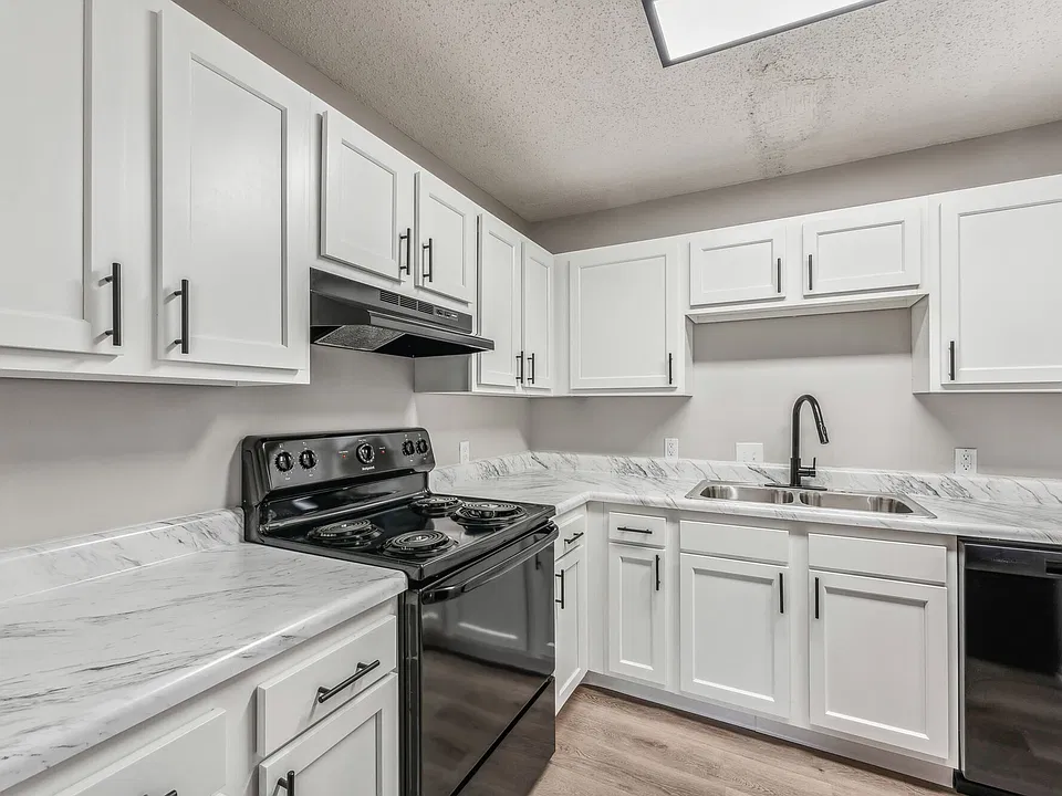 2 Bedroom/2 Bath Garden