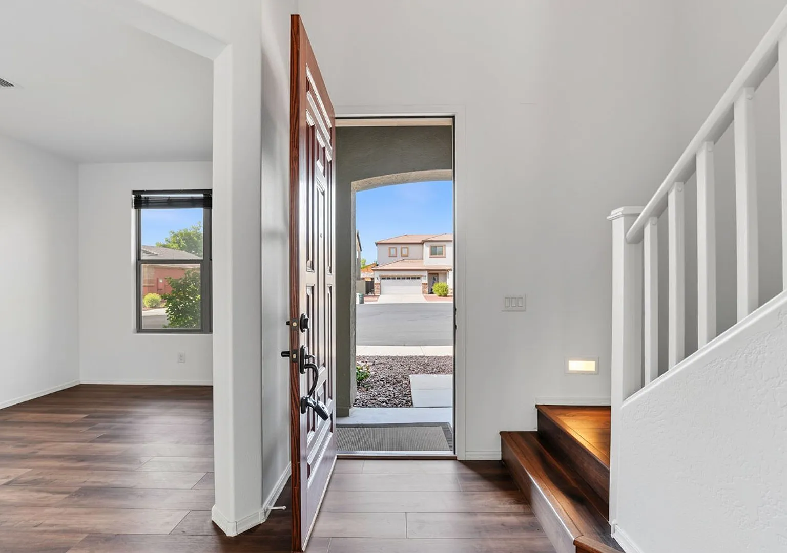 Spacious Sun City Home on a Corner Cul-de-Sac Lot with Beautiful Upgrades! — Photo 3