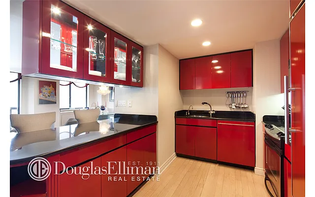 Sold by Douglas Elliman | media 8