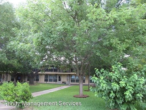 2nd image of 202 E Oak St APT 4