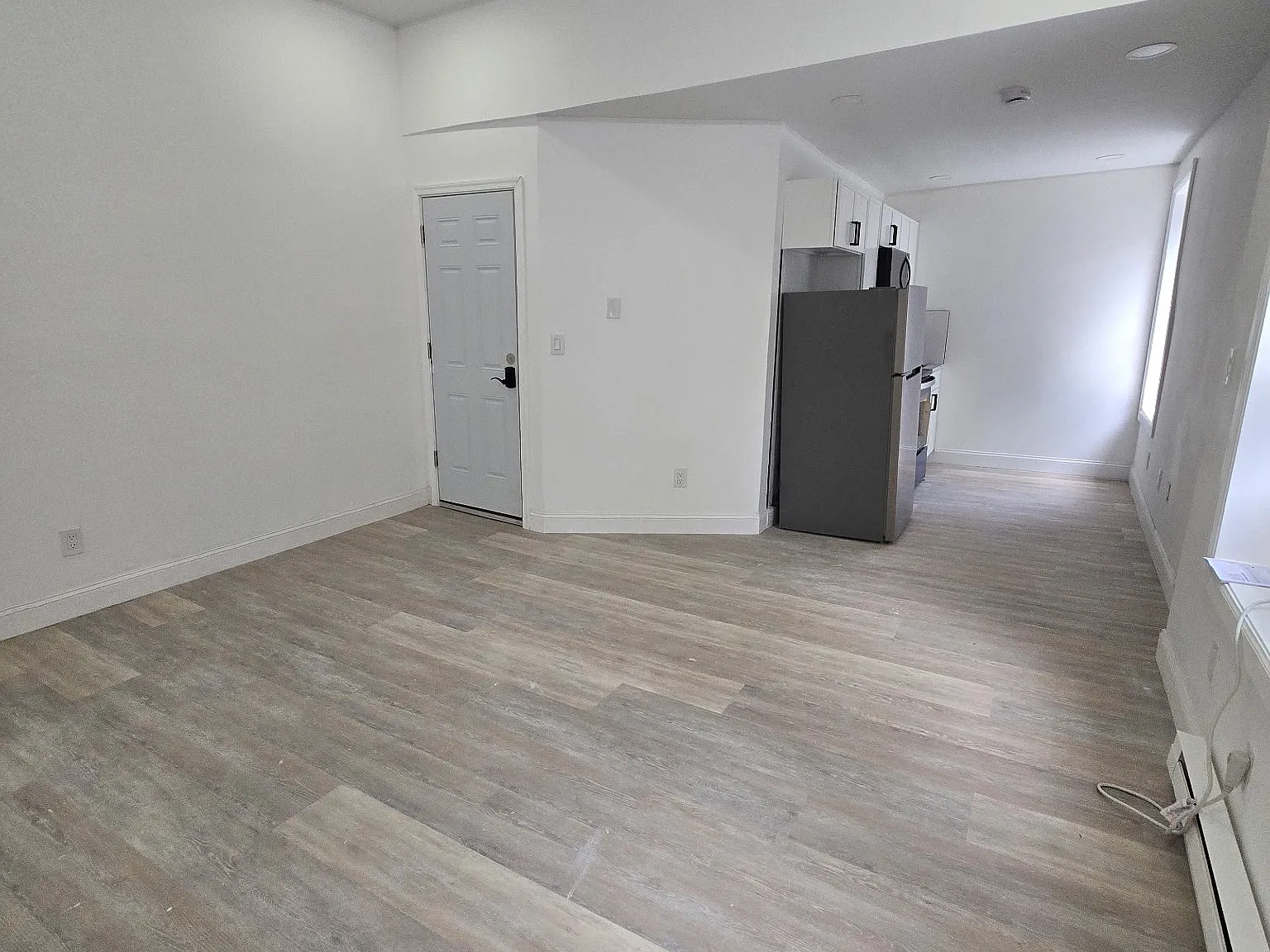 1 bed, 650 sqft, $1,350 — Photo 3