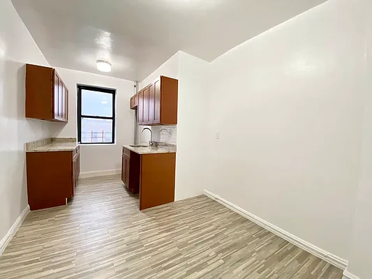 Rented by Bruma Realty LLC | media 7