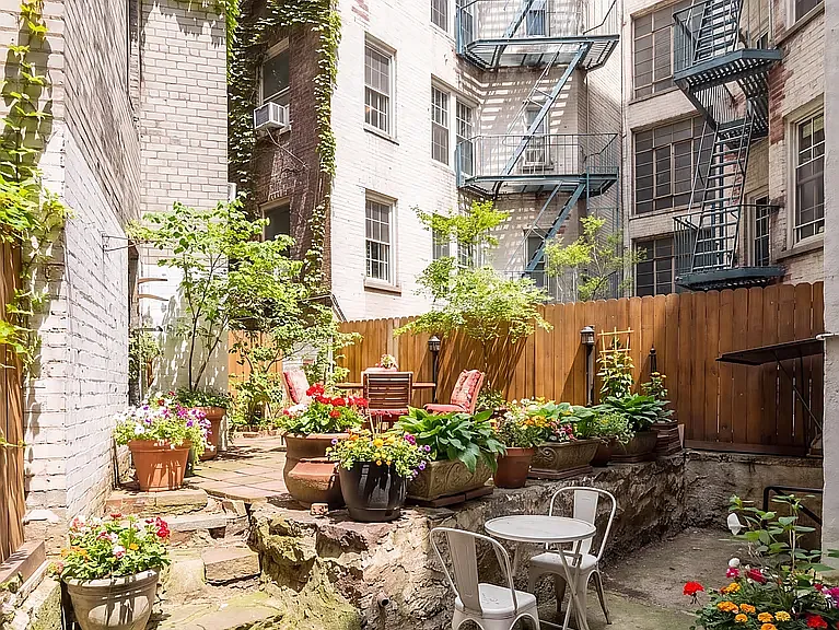12 Minetta St #1 — Photo 9
