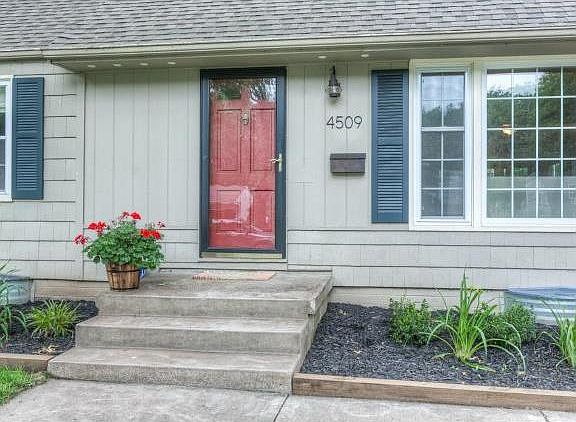 4th image of 4509 W 74th Ter