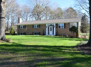 709 2nd St NE, Conover, NC 28613