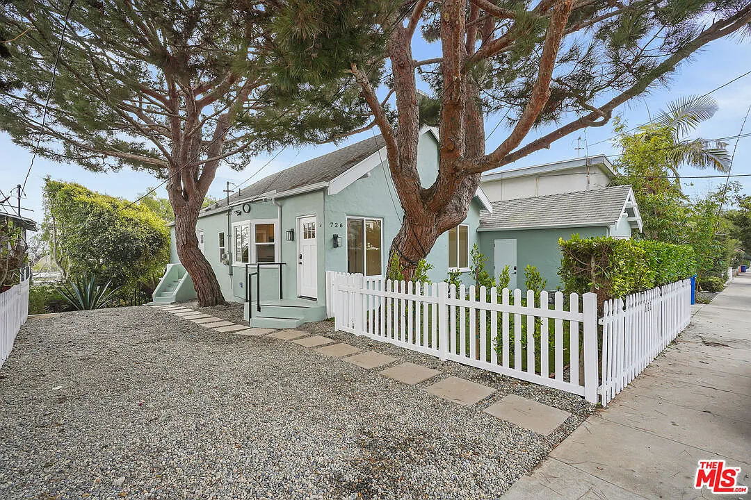 1 bed, 1.0 bath, 500 sqft, $3,499 — Photo 1