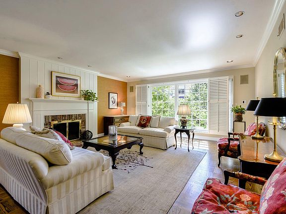 3rd image of 2 Palm Ct